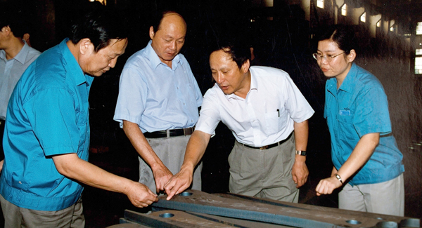 新一届领导班子上任，掀开冰球突破mg变革发展新篇章